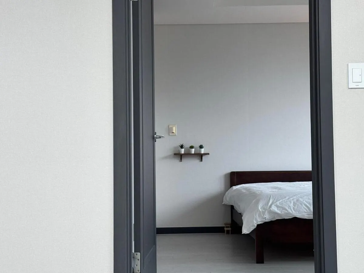 The Royal Apartment Seoul 0*,  South Korea