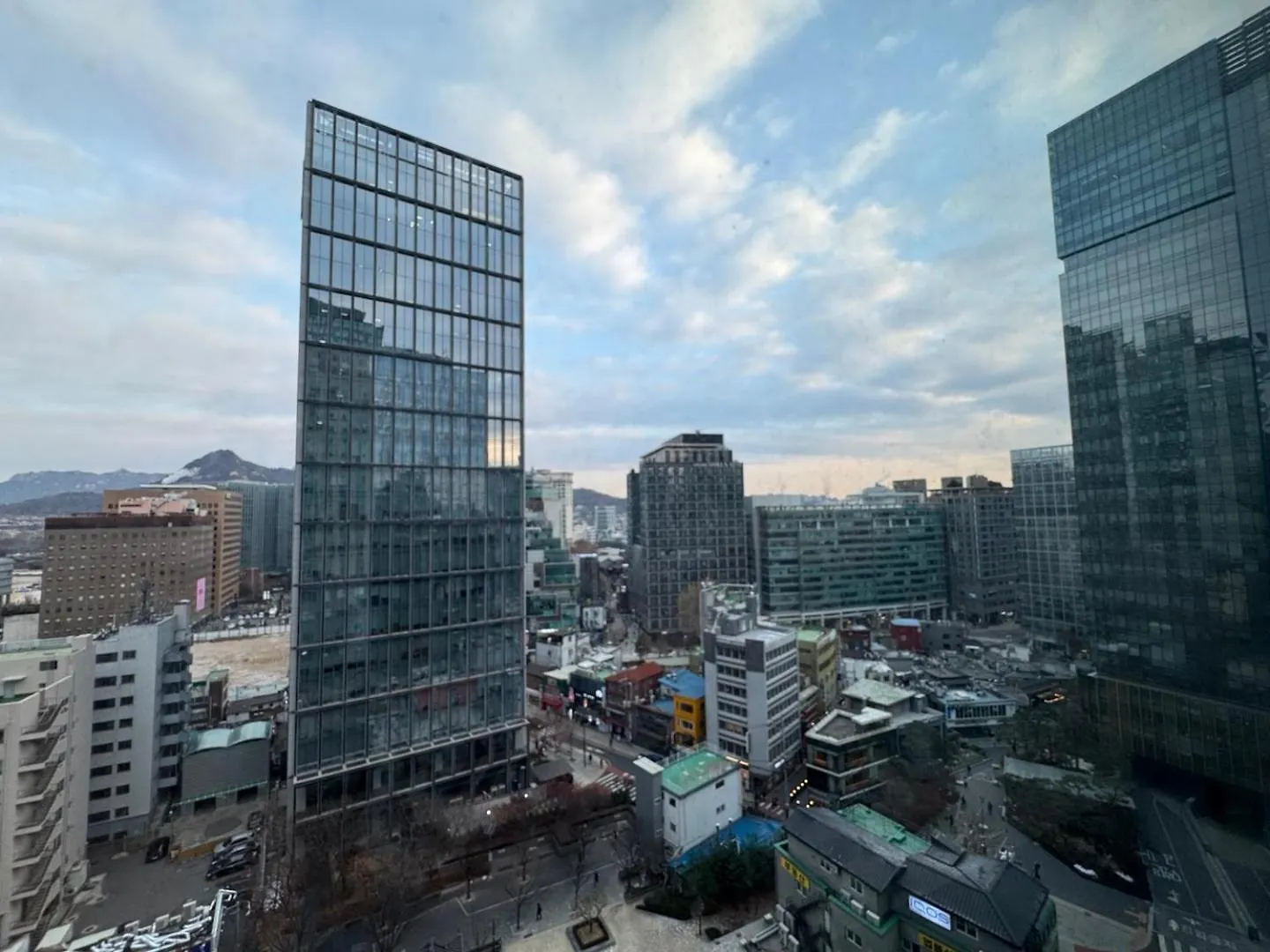 The Royal Apartment Seoul 0*,  South Korea