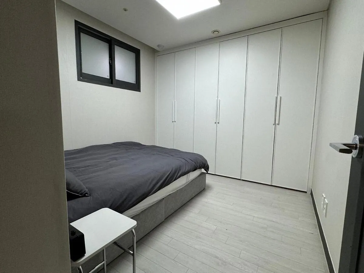 The Royal Apartment Seoul 0*,  South Korea