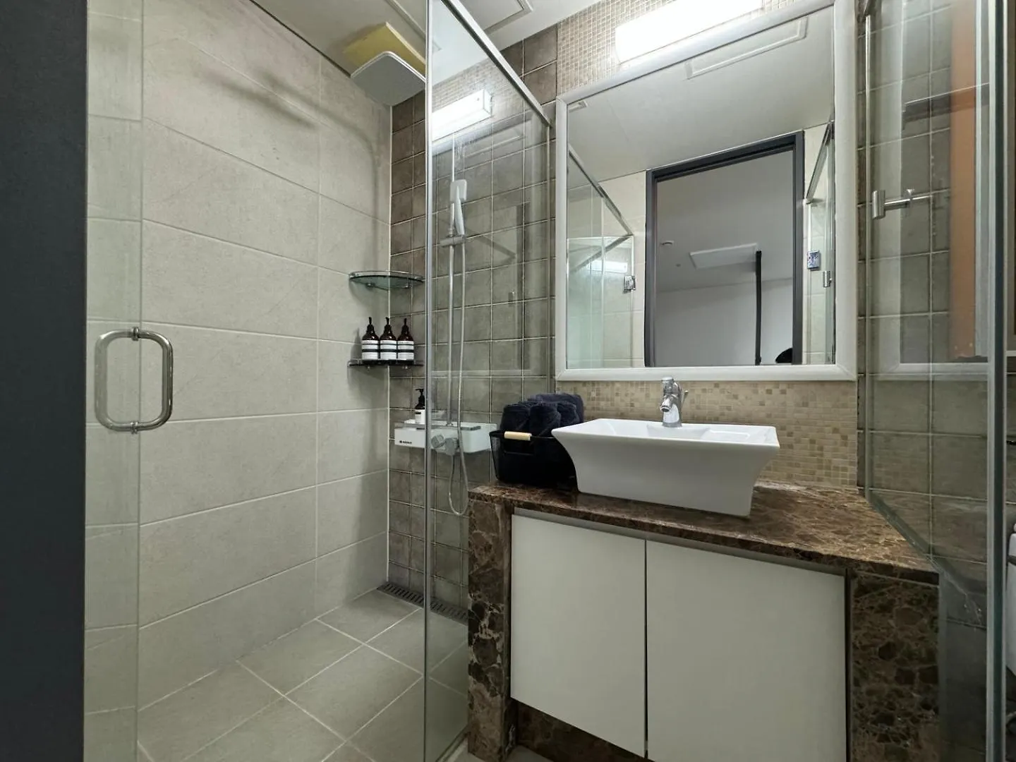 The Royal Apartment Seoul 0*,  South Korea